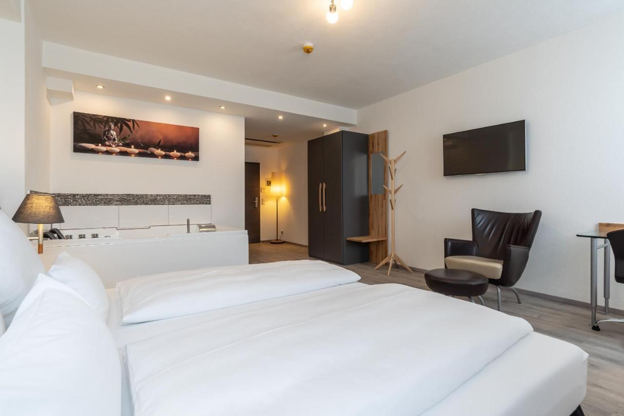 Hotel In Laisen Reutlingen Kültér fotó