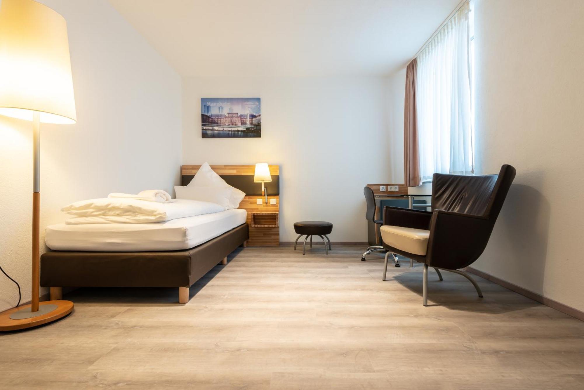 Hotel In Laisen Reutlingen Szoba fotó